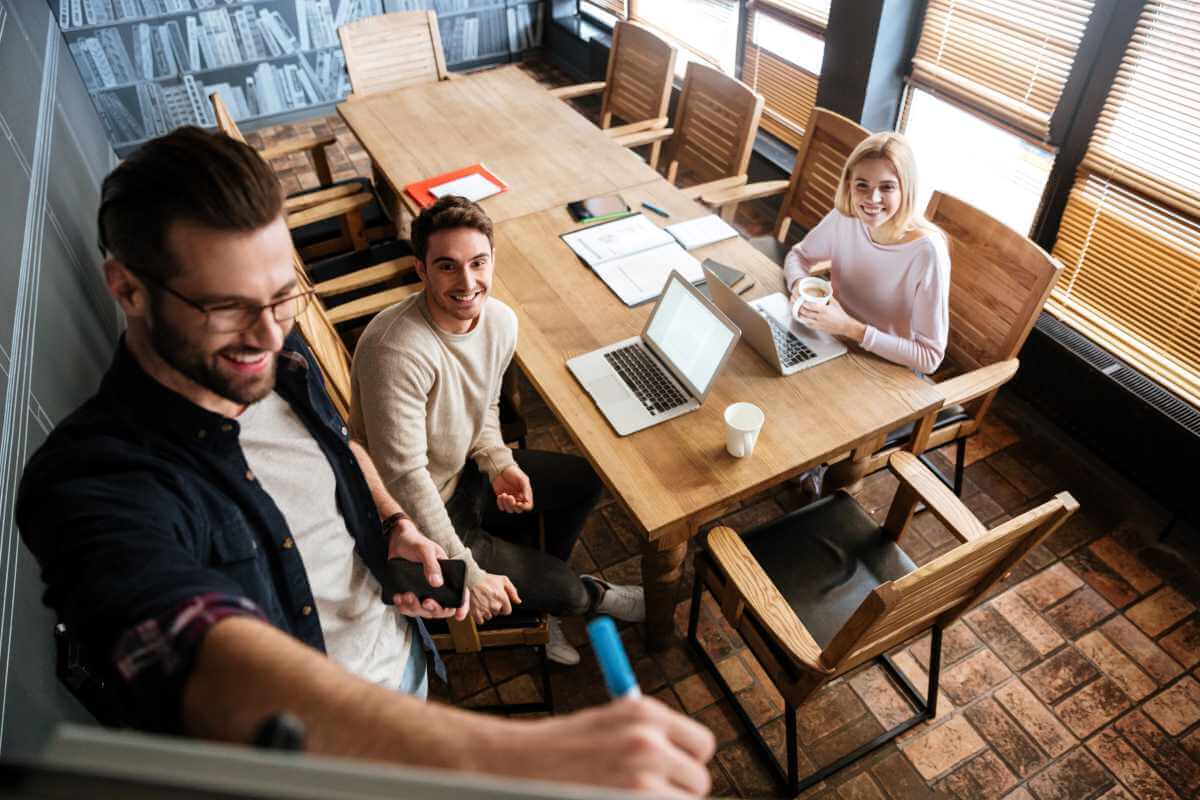 Formarsi a 30, 40 o 50 anni: l’apprendimento continuo per il successo professionale